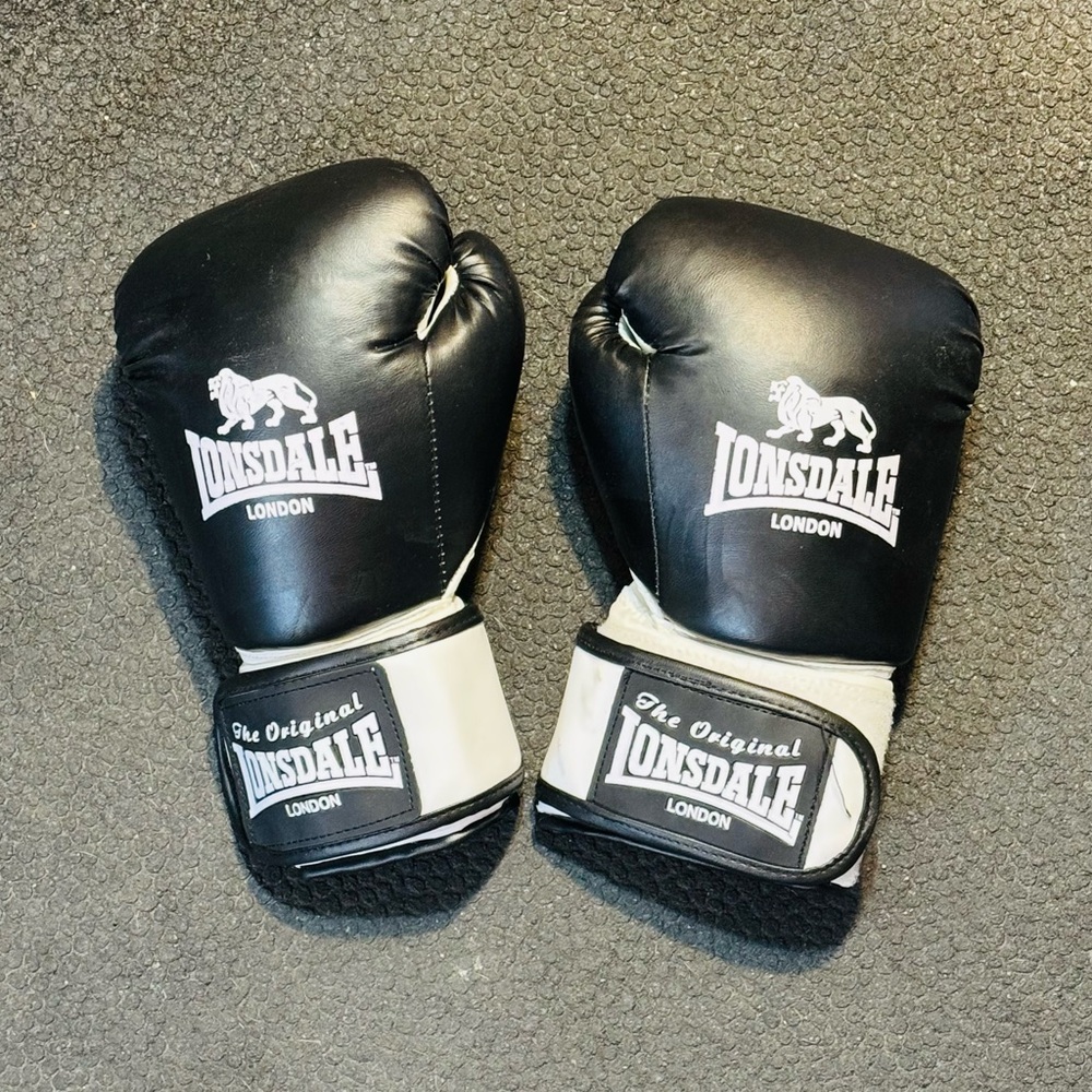 Lonsdale London Boxing Gloves 12oz